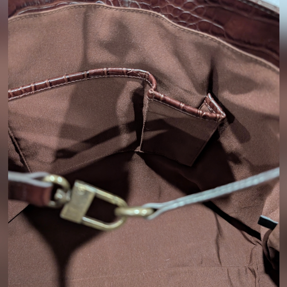 The Limited Large Embossed Tote Bag - Picture 10 of 11